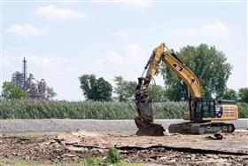Haines & Kibblehouse, Inc.: A Caterpillar 349F processes metal on a tank farm demolition job. 